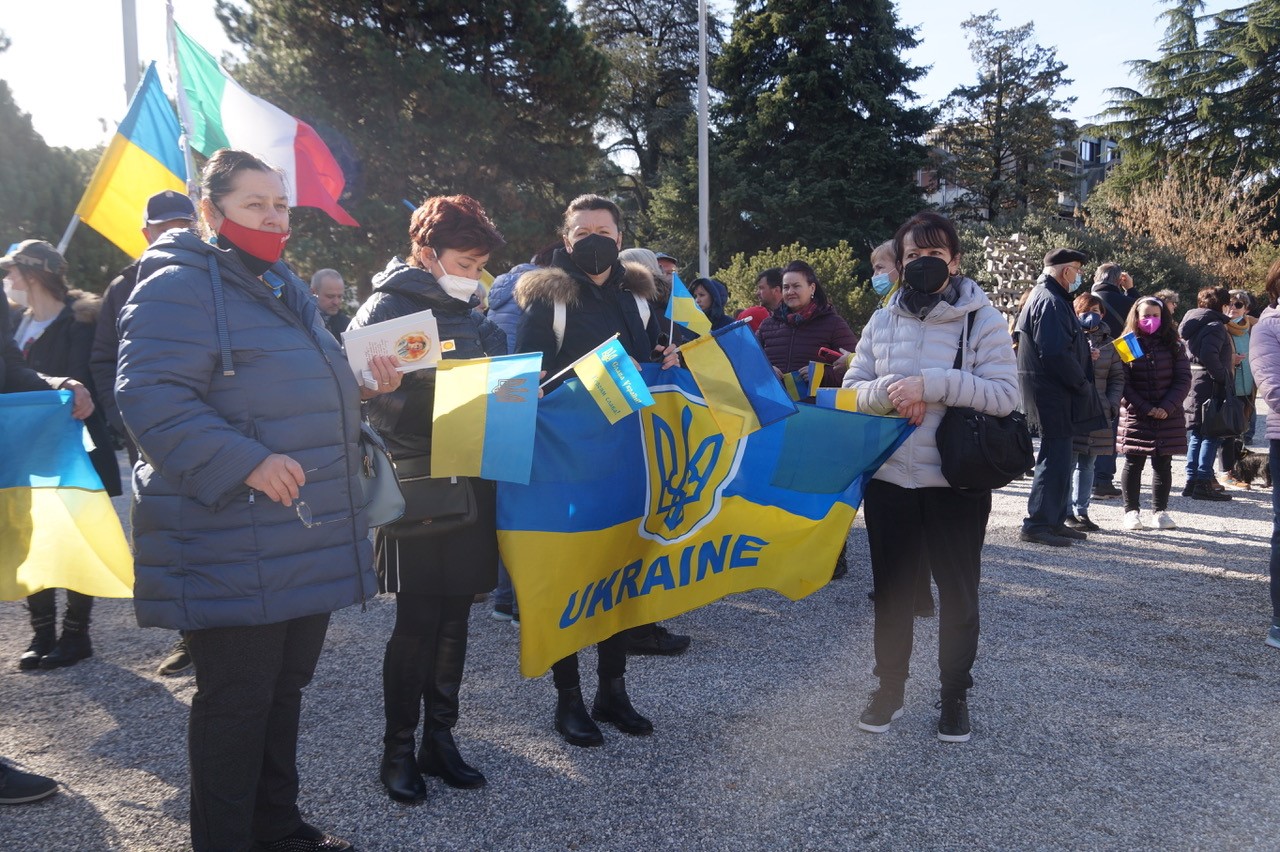 Gorizia, il Lions dona mille euro ai giovani ucraini accolti in città